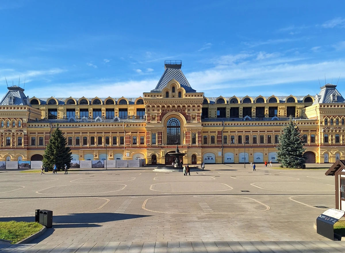 Ярмарка контрастов в Нижнем Новгороде: две грани, два мира, две реки — фото 2