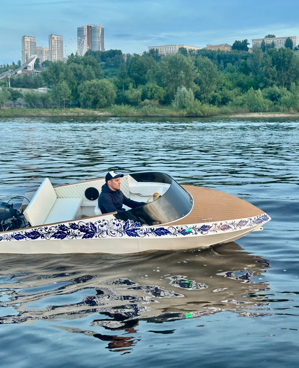На катере по водам Нижнего Новгорода (без капитана) — фото 4